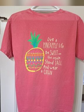 Natural Life Pink Pineapple T-shirt Size M